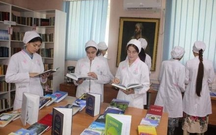 Более 1,4 тысячи медработников не хватает в Таджикистане