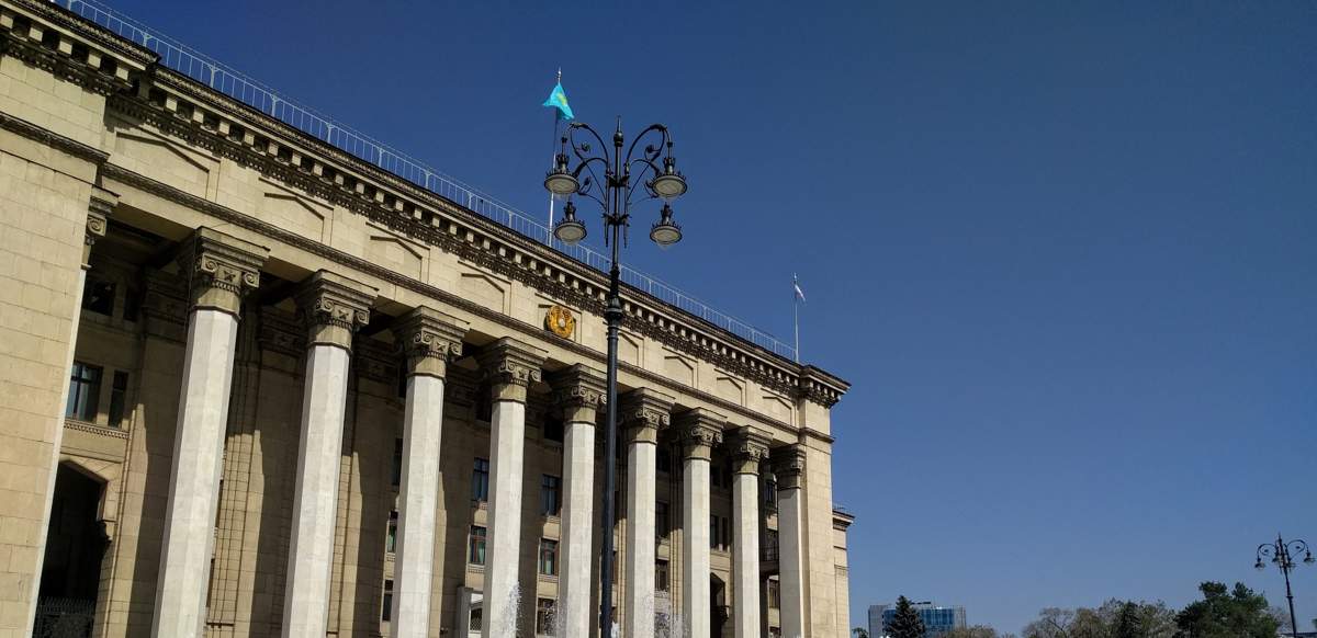 Здание КБТУ в Алматы передали в госсобственность