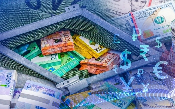 Курс доллара опустился до 491 тенге