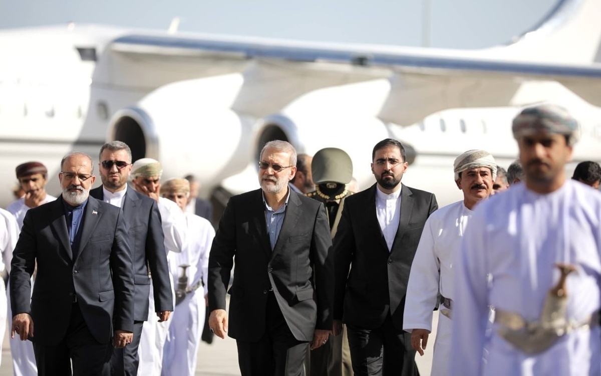 Секретарь Совбеза Ирана прибыл в Оман после раунда переговоров с США