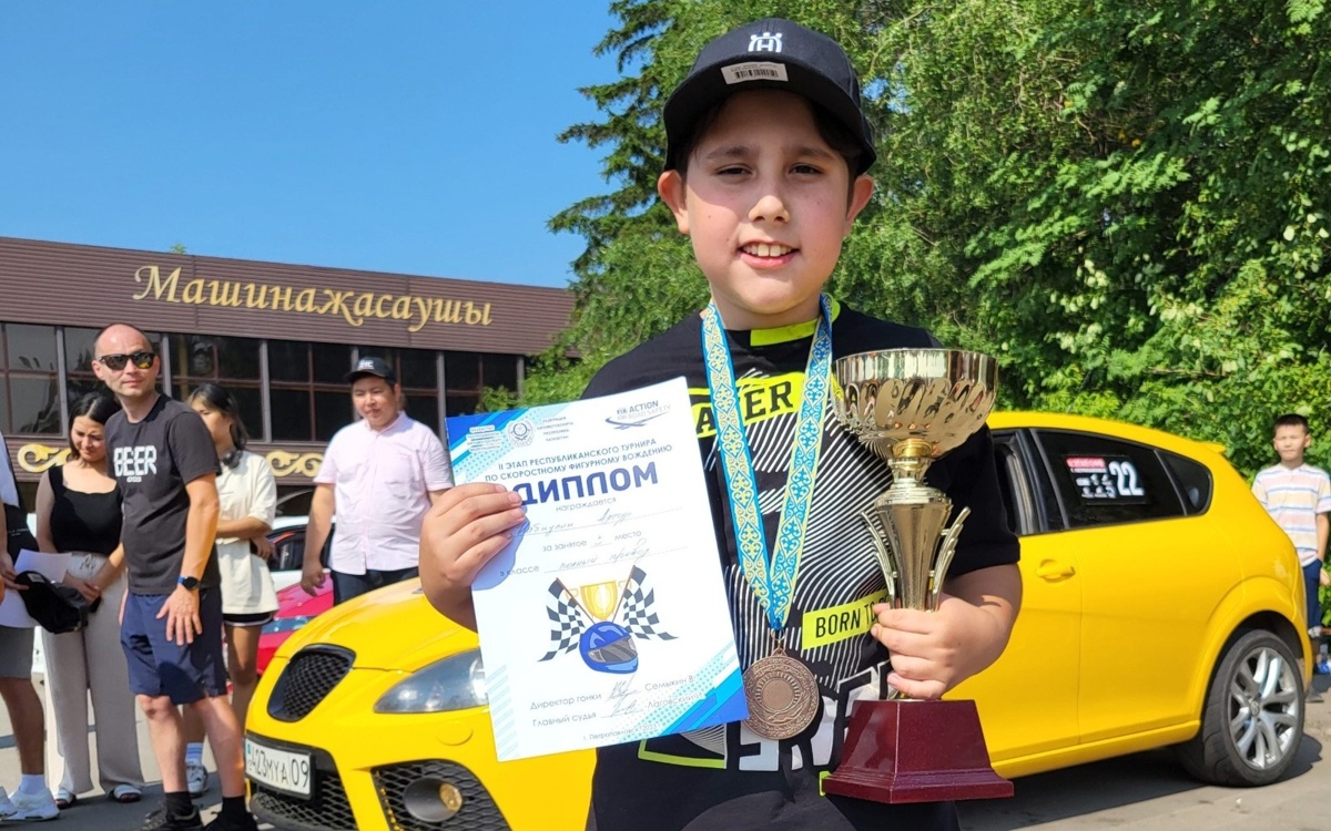 Как 12-летний гонщик из Кокшетау обгоняет взрослых и мечтает о мировой арене
