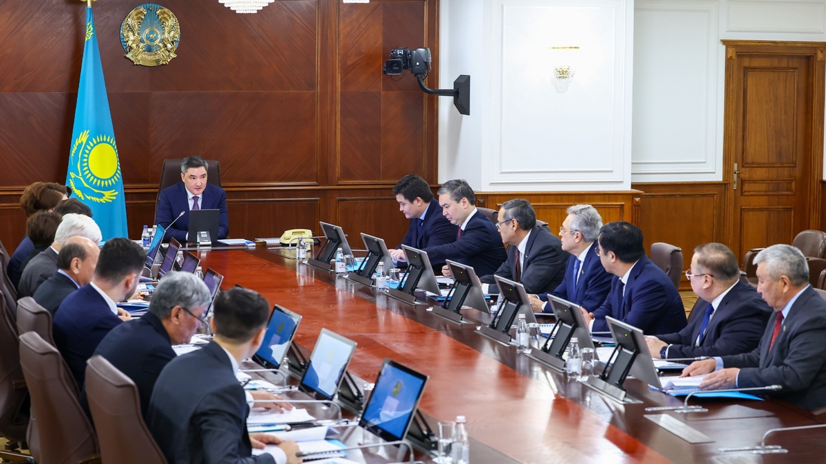 Премьер-министр РК поручил до 1 мая запустить ИИ-проект в управлении водными ресурсами