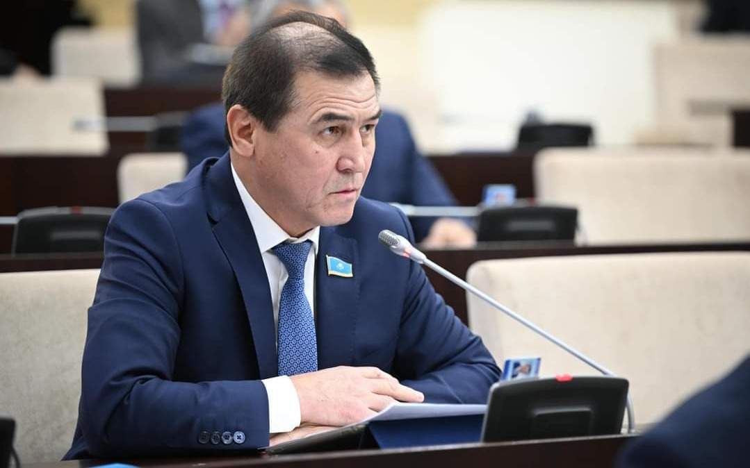 Конституционная комиссия еще не закончила свою работу — Нурлан Бекназаров