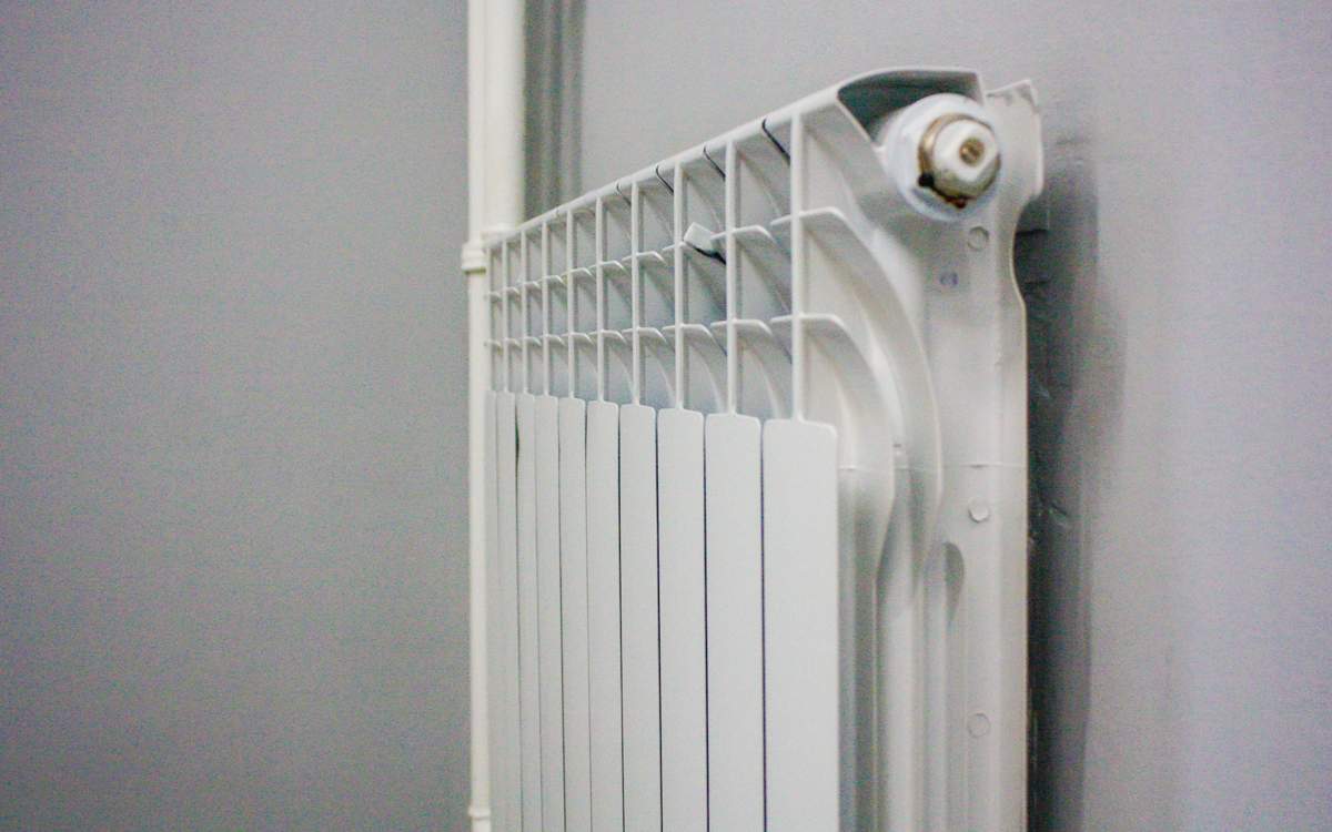 Получившие квартиры в новостройке акмолинцы пожаловались на плесень и холод