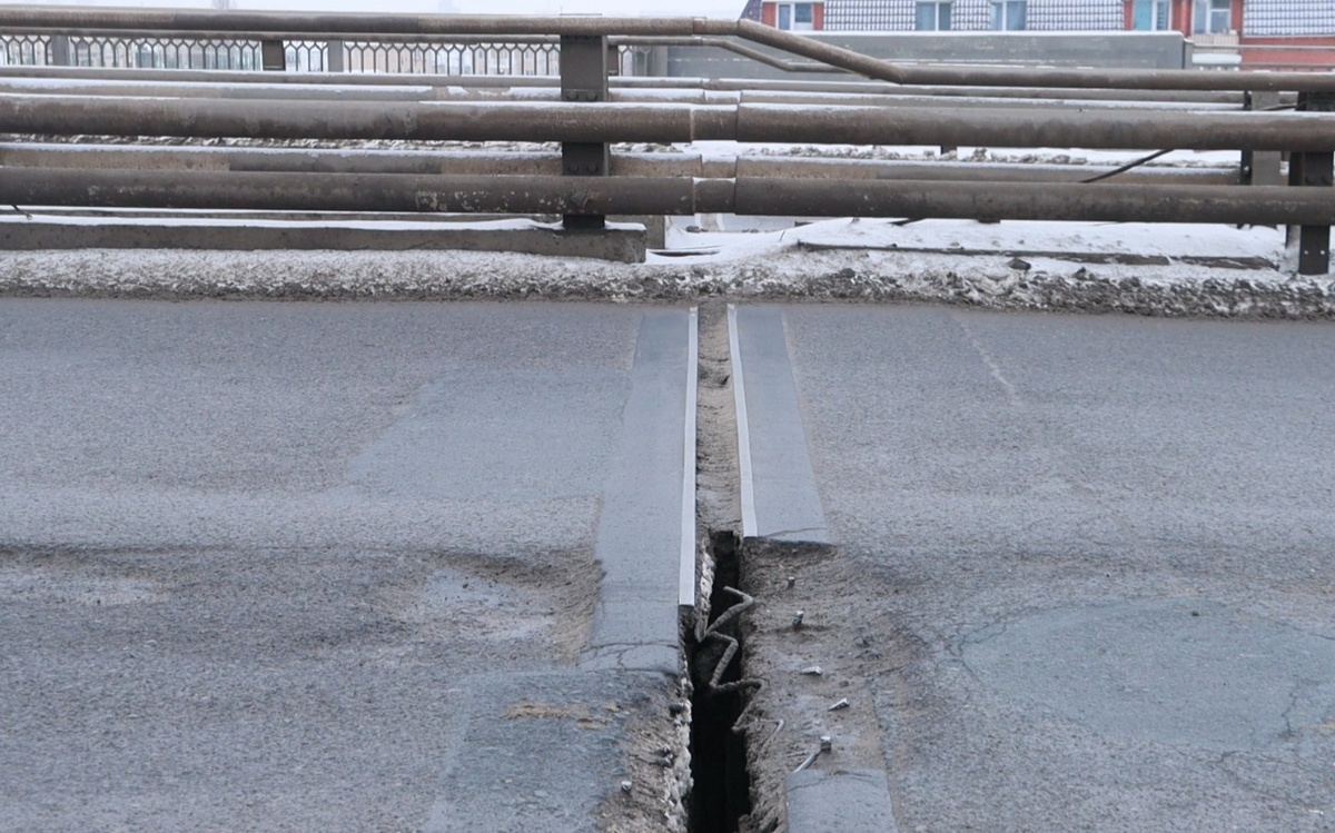 Атырауские водители жалуются на аварийное состояние мостов