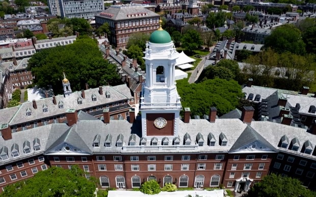 Трамп требует от Гарварда компенсацию в размере $1 млрд