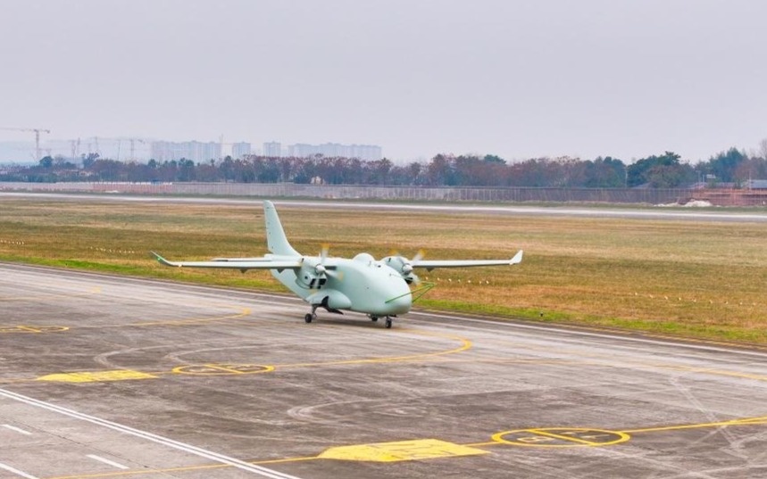Китай протестировал первый в мире тяжелый беспилотник с гибридным двигателем