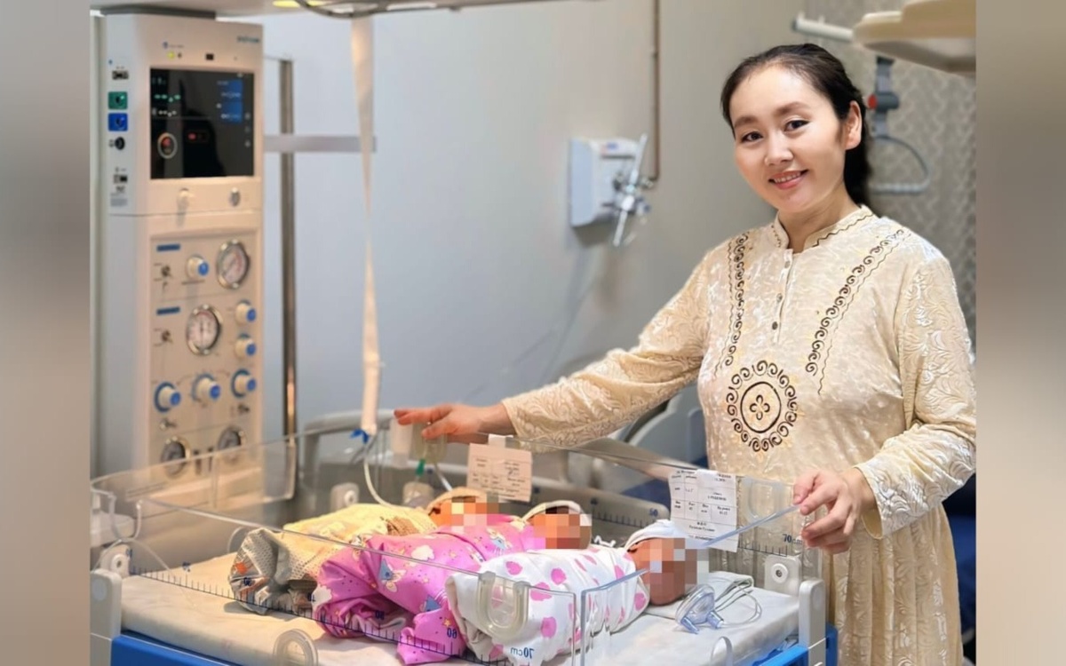 Алматинка родила тройню и сразу стала многодетной мамой