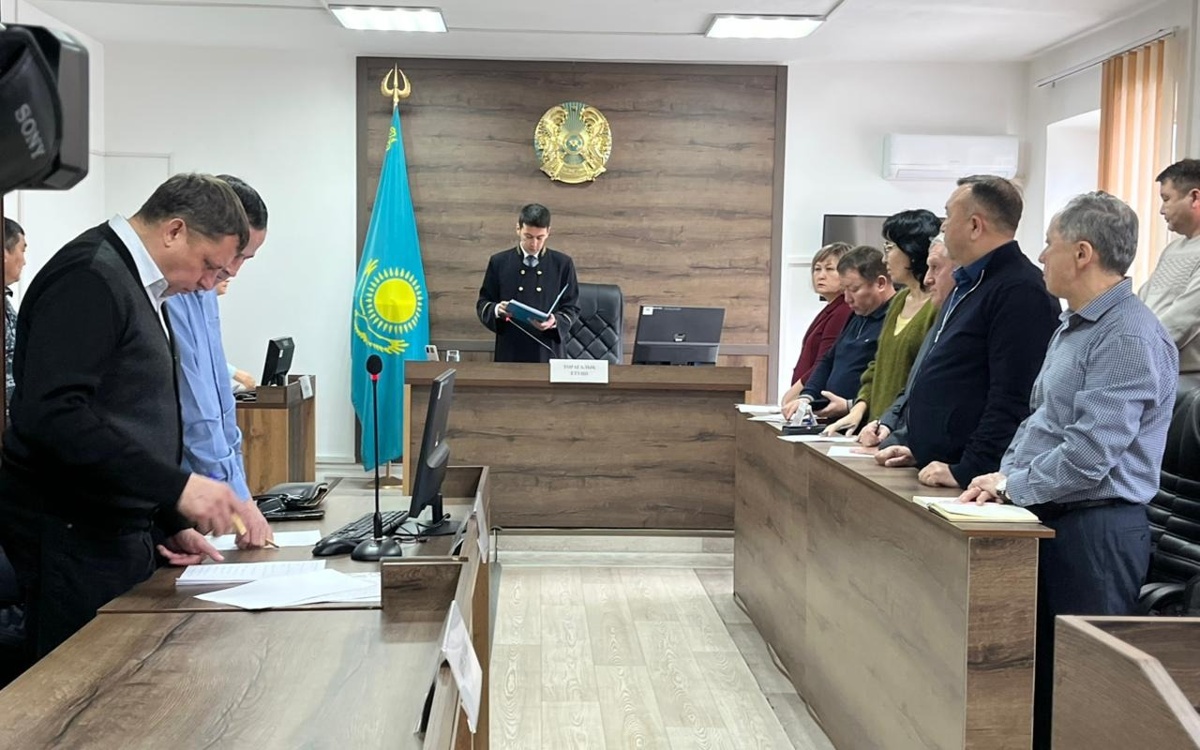Приговор по делу о незаконной регистрации более 1,4 тысячи грузовых авто вынесли в Жетысу