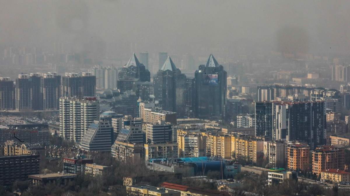 О загрязнении воздуха в трех городах Казахстана предупредили синоптики