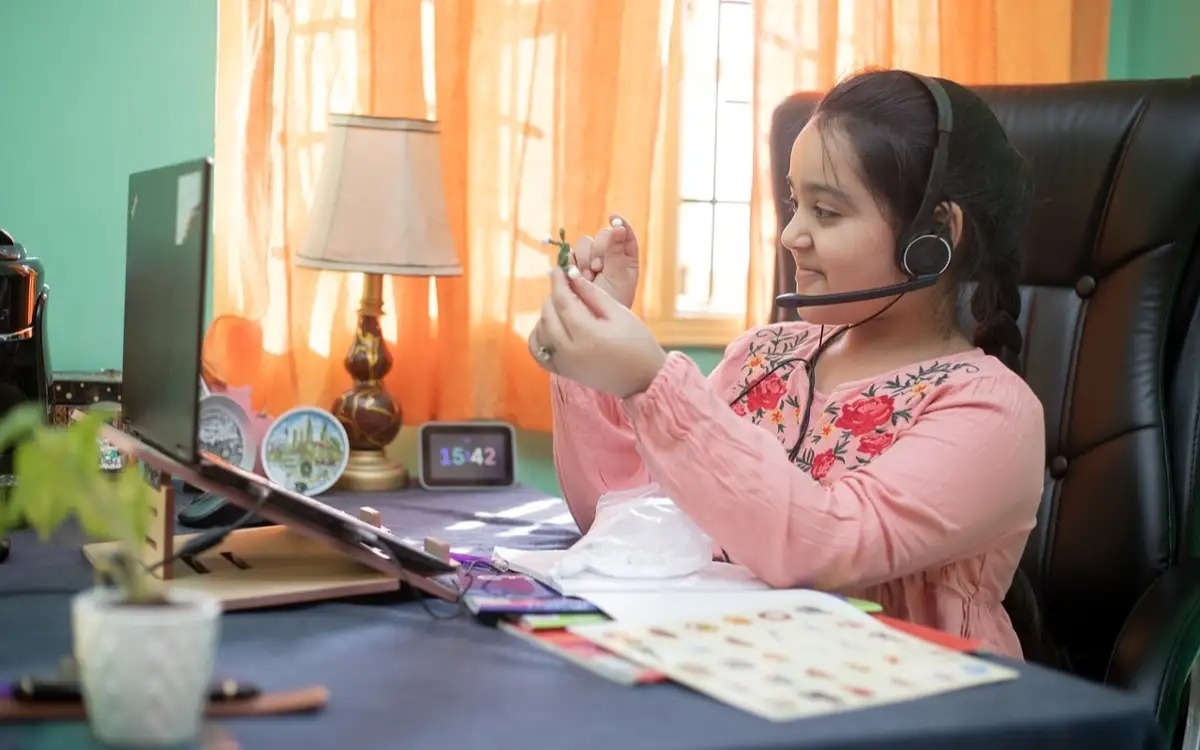 Из-за непогоды школьников в ВКО перевели на дистанционное обучение