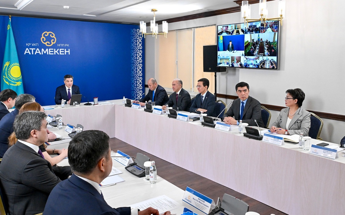 Премьер-министр озвучил меры поддержки бизнеса и цифровизации в Казахстане