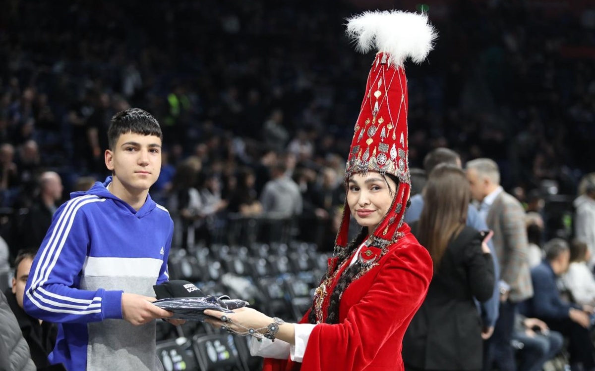 На центральном баскетбольном матче Евролиги презентован туристический потенциал Казахстана