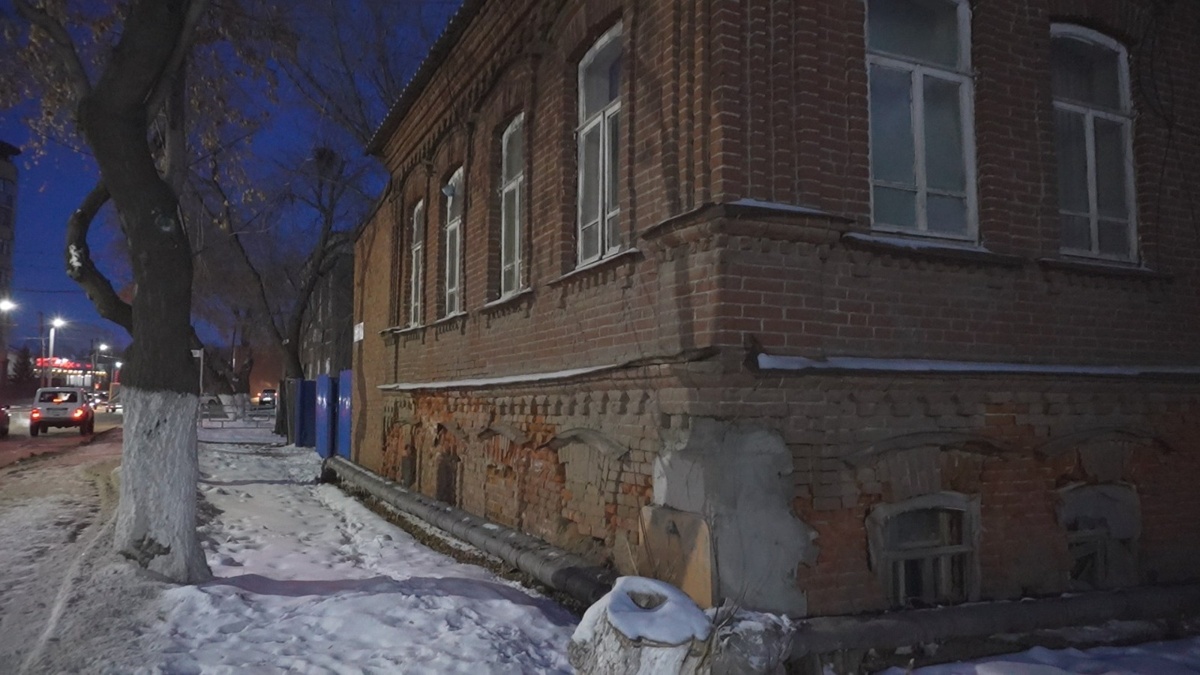 История-здания,-используемого-в-качестве-карцера-в-Павлодаре