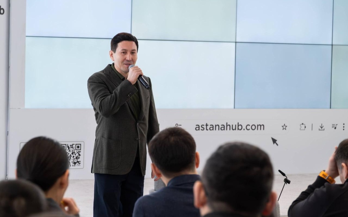 ИИ как элемент управления: в Школе аналитики обсудили цифровую трансформацию госполитики