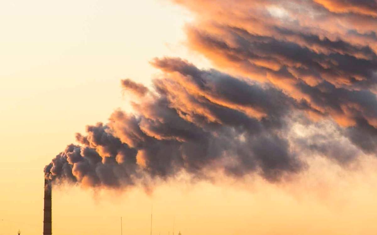 Повышенное загрязнение воздуха обещают синоптики в Алматы, Астане и Атырау