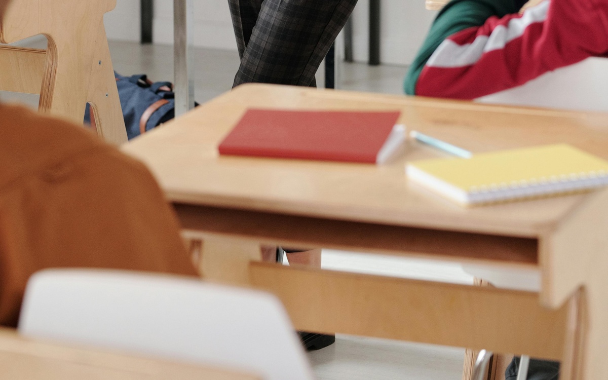 Скандал вокруг сервиса по обучению в Алматы: дети остались без кружков, родители с кредитами