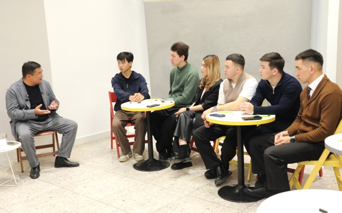 Алматинская молодежь поддержала проект новой Конституции