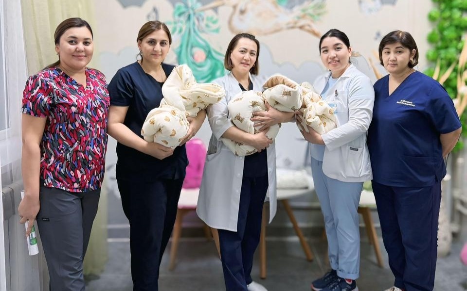 Зере, Дара и Сара: девочки-тройняшки родились в Туркестанской области