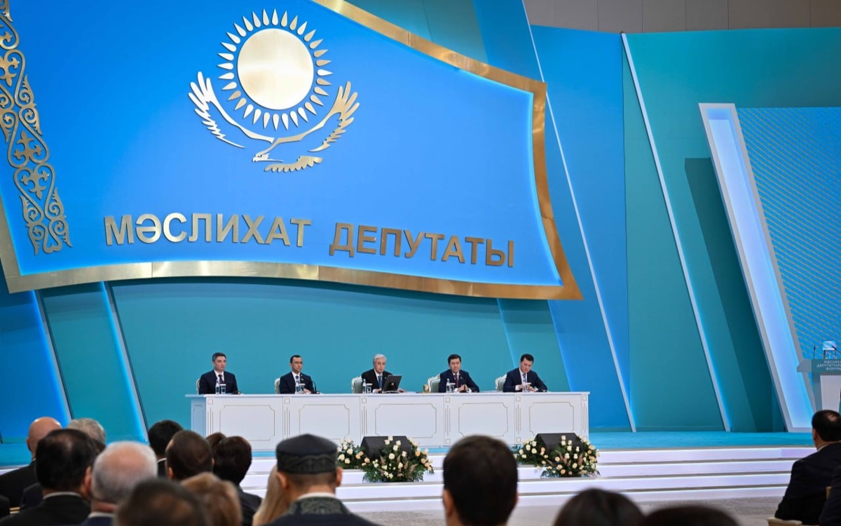 Президент Казахстана призвал к здравомыслию и адаптации в условиях глобальной «турбулентности»