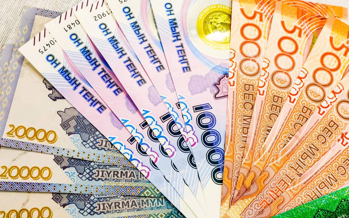 2,7 млрд тенге задолжали родители по алиментам в Астане