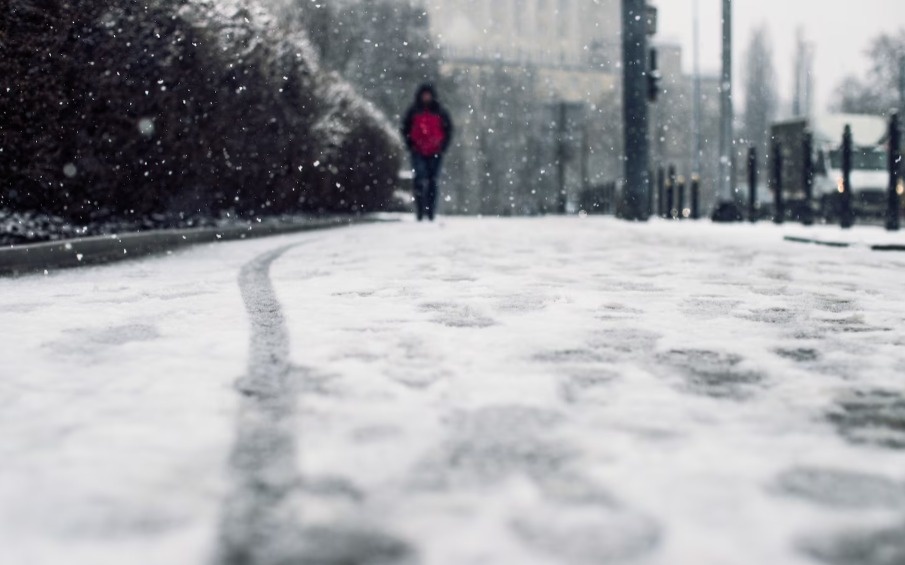 Штормовая погода ожидается в 13 регионах Казахстана и в Астане