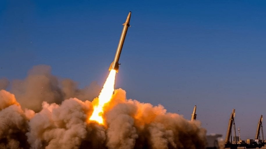 Иран объявил об обстреле Израиля и баз США баллистическими ракетами