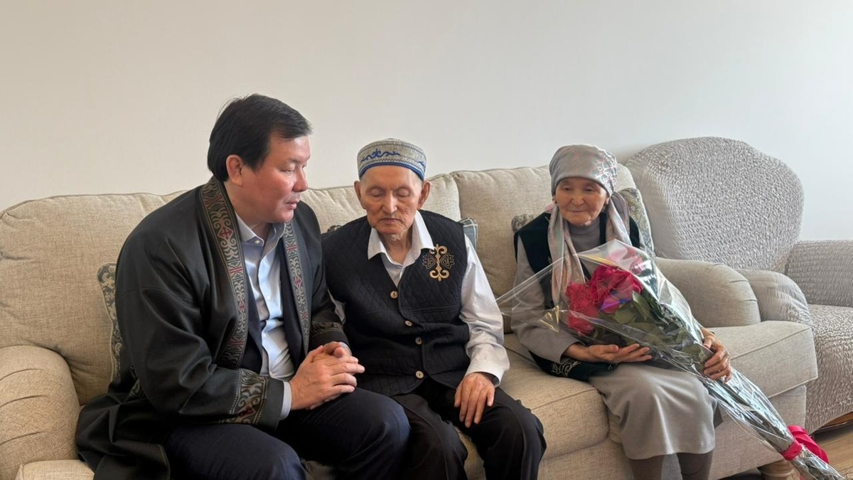 Асхат Шахаров в день Көрісу күні посетил дом композитора Кайыргали Кожанбаева