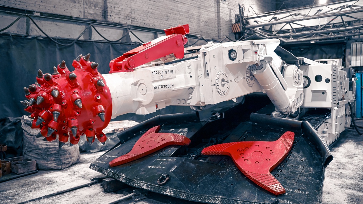 На шахты Qarmet поступает новая подземная техника