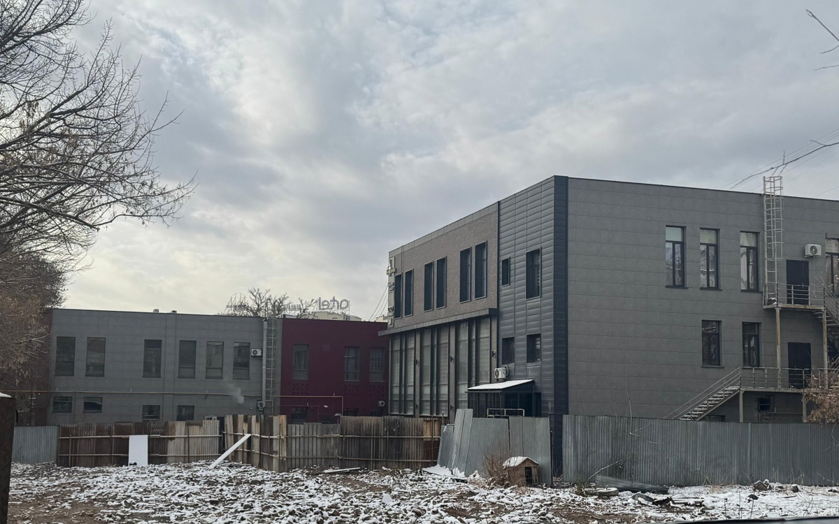 Девять лет ожидания: что происходит со старейшей музыкальной школой Шымкента