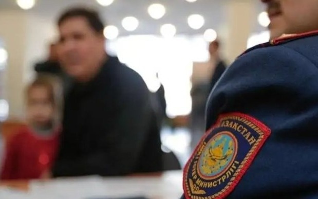 Более 250 подростков без взрослых выявили ночью на улицах Алматы