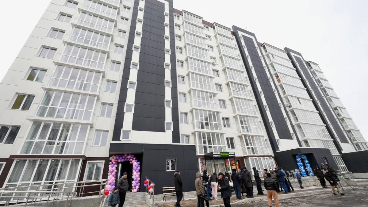 Көрісу күні подарил новоселье: в ВКО 20 семей получили ключи от квартир