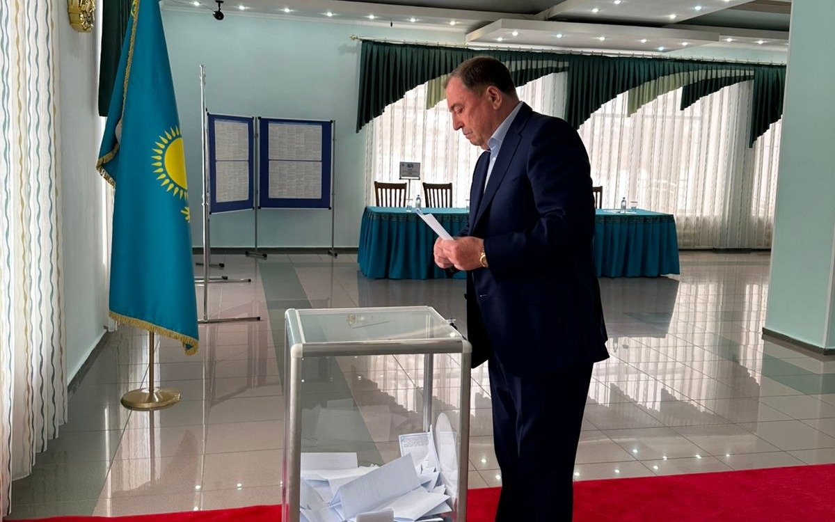 Глава агрофирмы «Родина» сделал свой выбор на избирательном участке