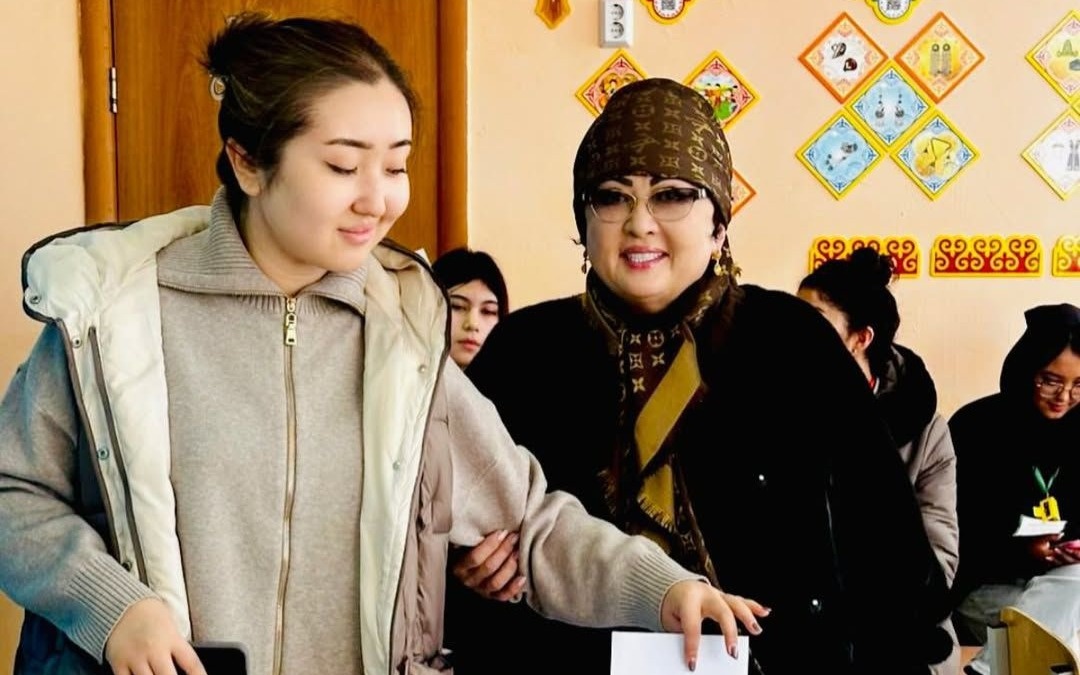 Референдум объединяет людей разных поколений и профессий — певица Макпал Жунусова