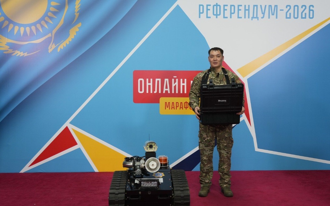 Робота-пожарного представил МЧС Казахстана