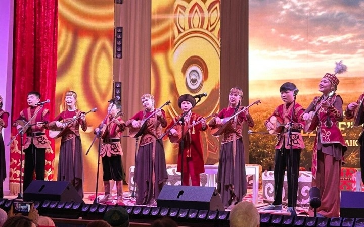 Актюбинские жыршы начали круглосуточное исполнение народного эпоса