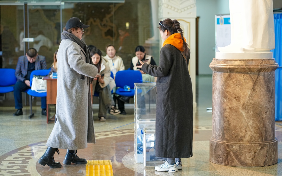 Более 137 тысяч молодых казахстанцев впервые проголосовали на референдуме