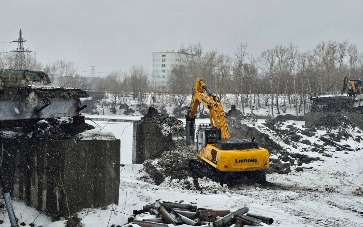 Обрушившийся Шнайдеровский мост в Усть-Каменогорске разбирают перед строительством нового