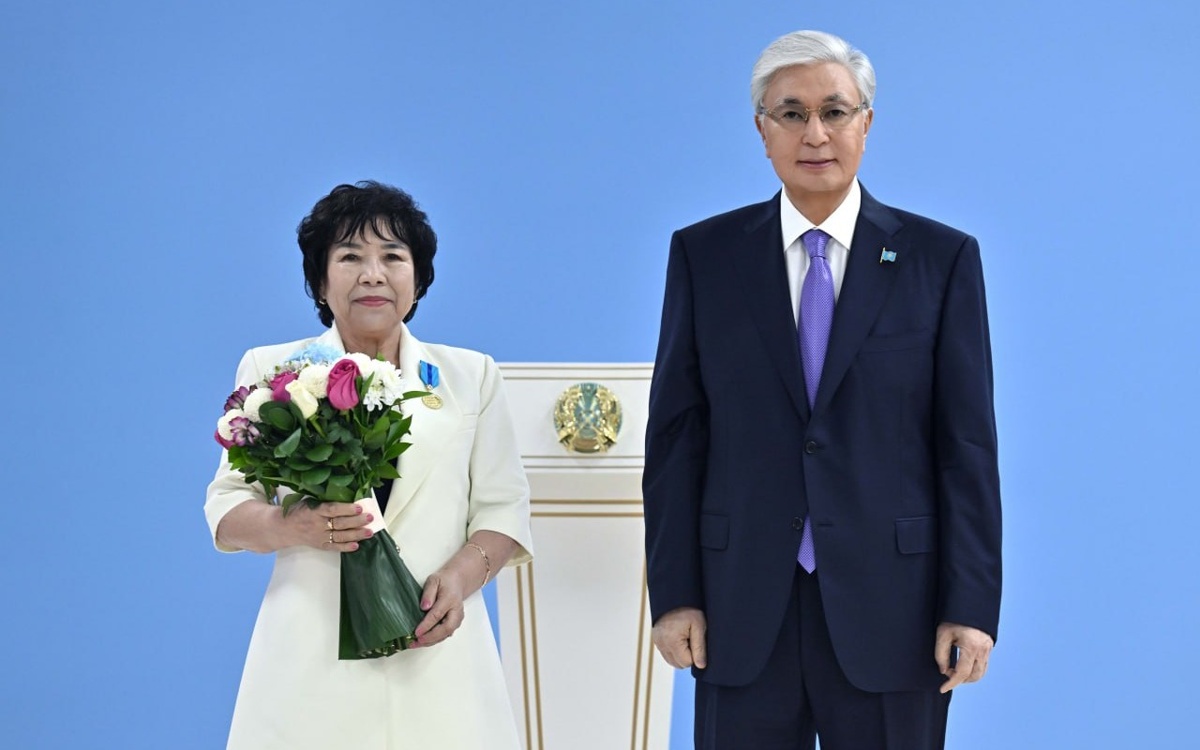 Президент Казахстана вручил госнаграды за вклад в развитие страны