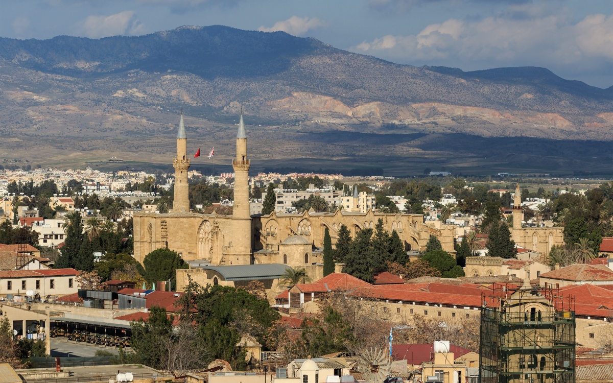 Три страны вновь возглавили мировой рейтинг счастья