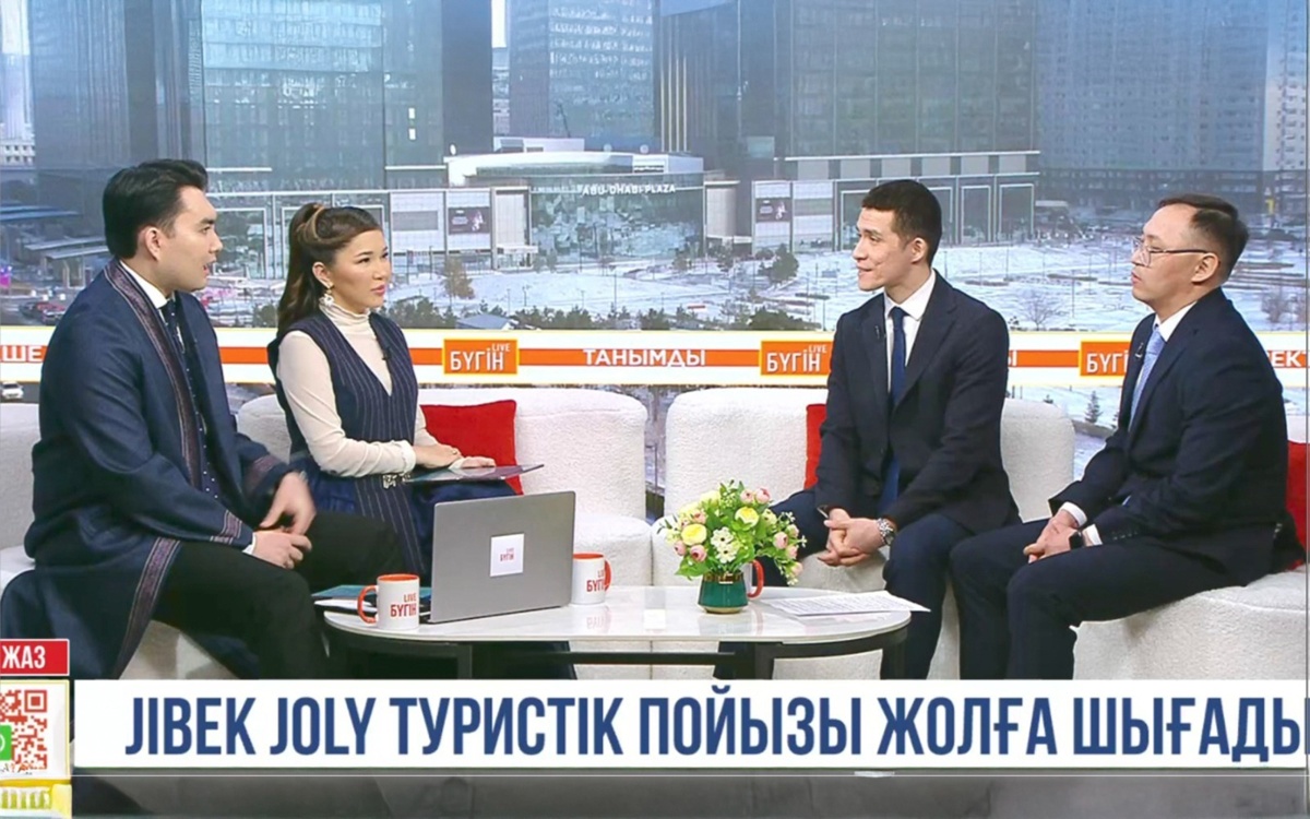 Туристический поезд Jibek Joly отправляется в путь по трем странам