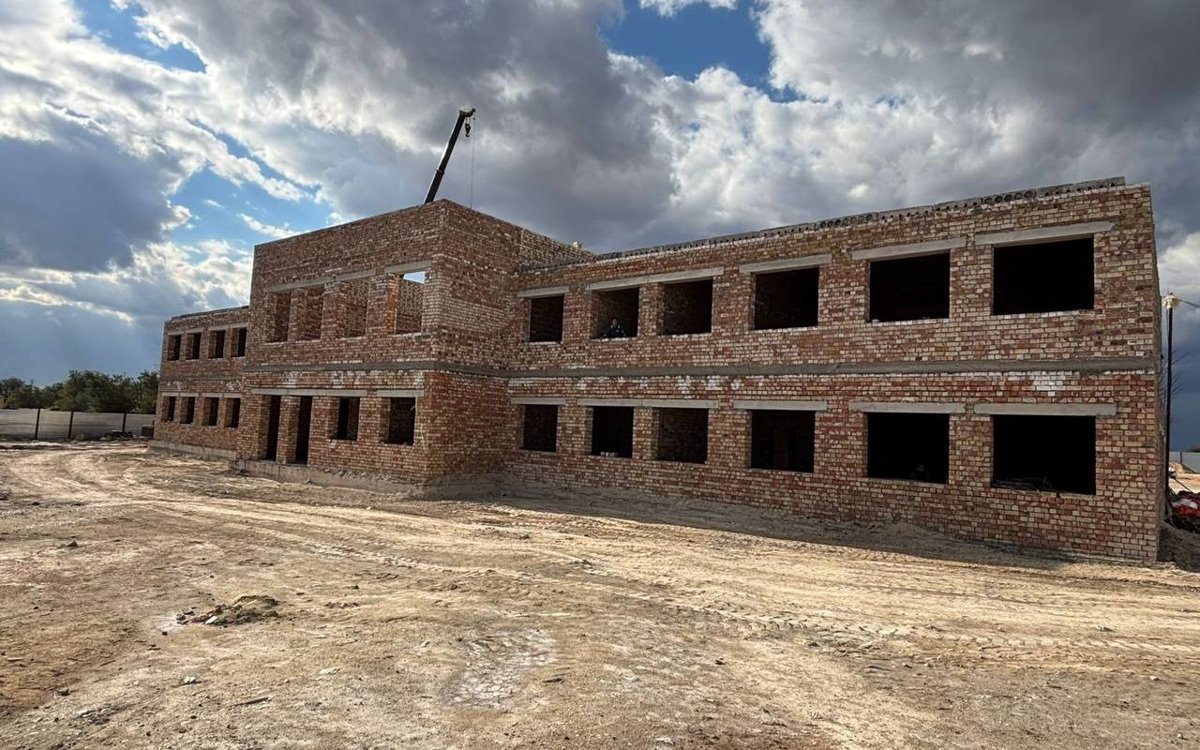 Когда в Казахстане полностью ликвидируют трехсменные и аварийные школы