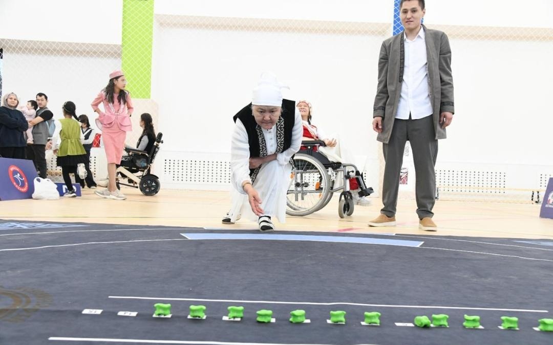 Инклюзивный турнир по национальной игре асық ату провели в Астане