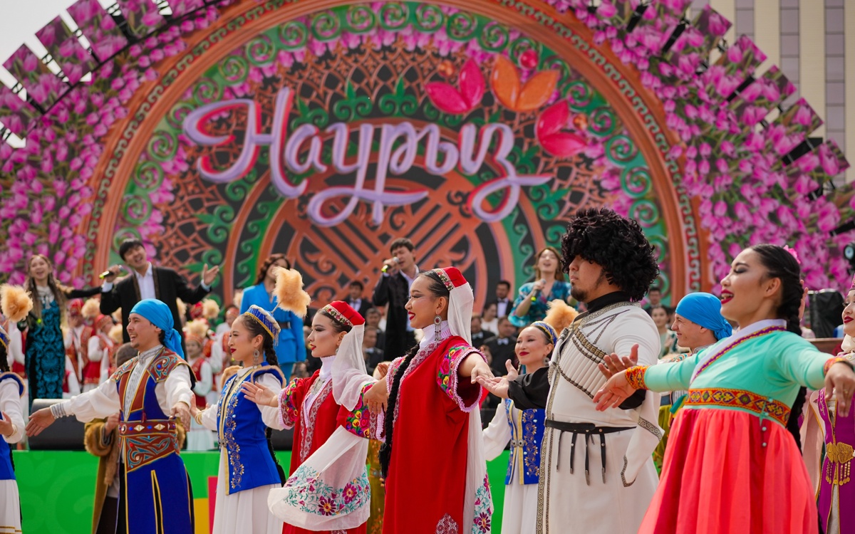 Ынтымақ күні: День единства и солидарности отмечают в Казахстане