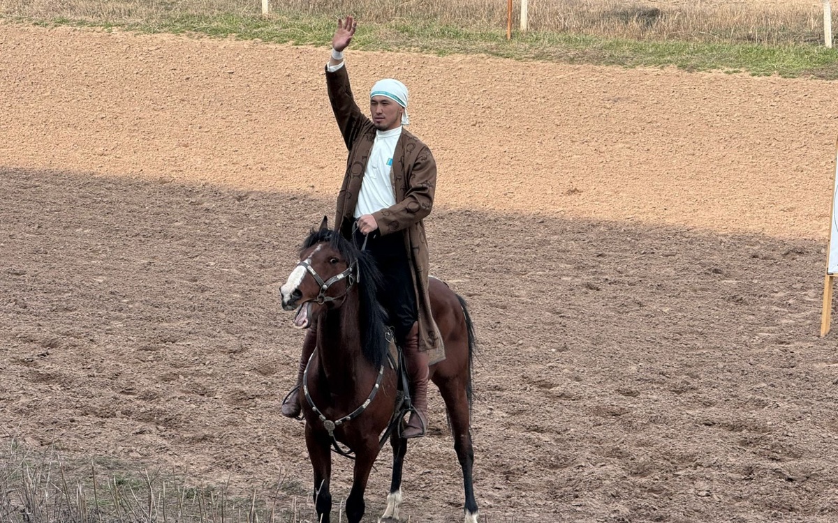 Казахстанские каскадеры-наездники установили два мировых рекорда в Алматы