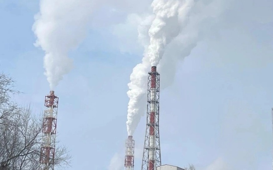 Экологи выявили нарушения на еще одном крупном заводе в Павлодаре