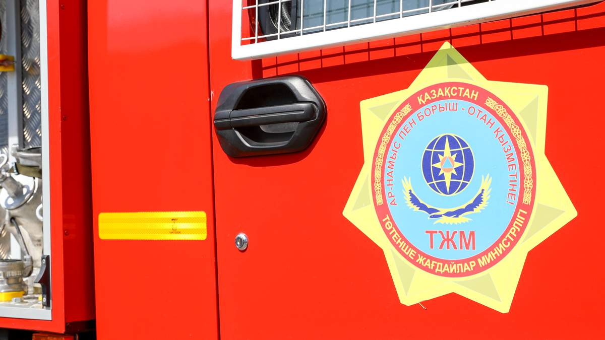 Спасатели вызволили 18 человек из грязевого плена в Карагандинской области