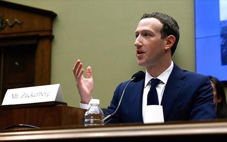 Цукерберг разрабатывает ИИ-бота для управления Meta