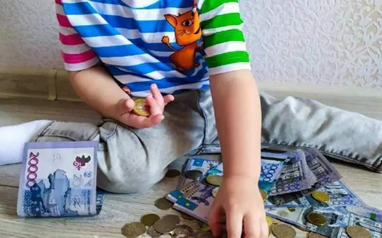 Взыскать алименты за рубежом станет проще: Сенат РК ратифицировал два протокола