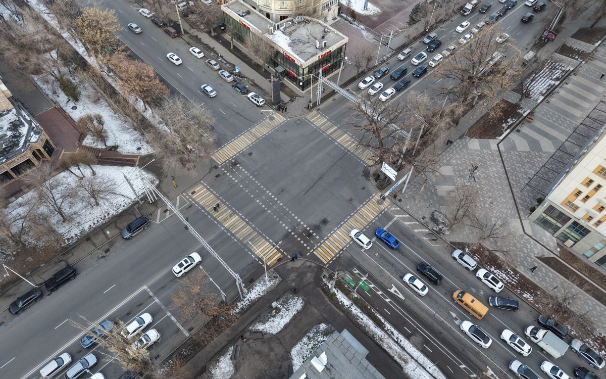 Две улицы временно перекроют в Алматы из-за учащихся НИШ